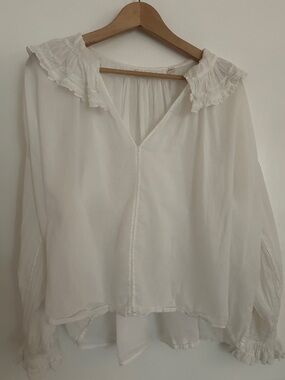 Doen Cream Ruffled Collar V-Neck Blouse